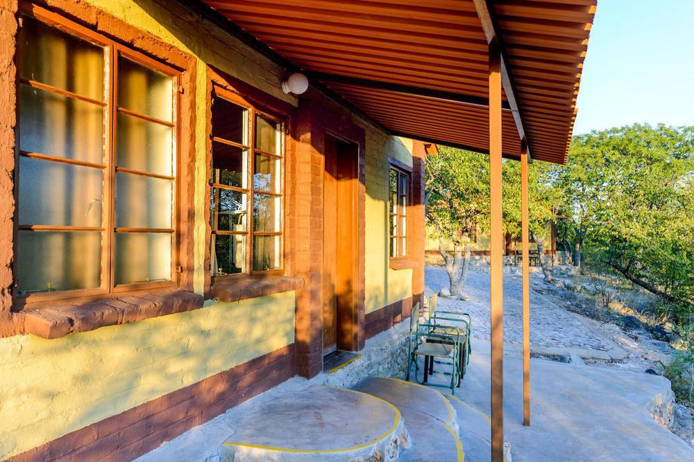 オカウクエジョ Gondwana Etosha Safari Campヴィラ エクステリア 写真